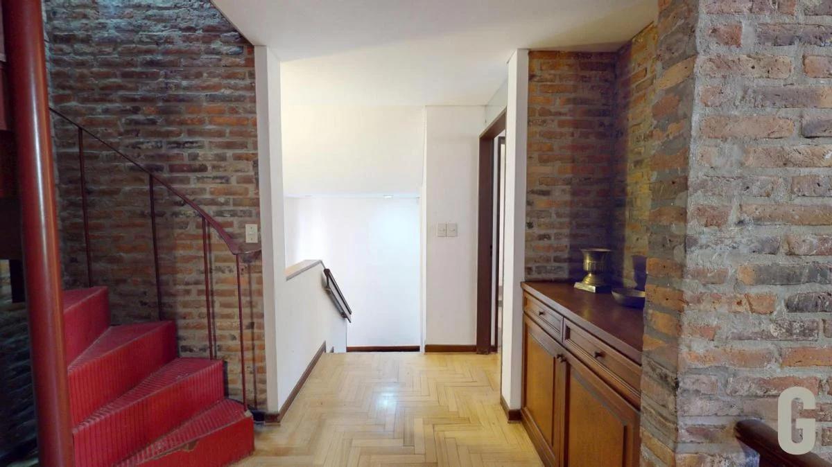 Venta Martínez Casa con Gran Ubicación 4 Dormitorios a 2 Cuadras del Río