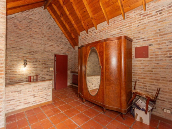 Venta Martínez Casa con Gran Ubicación 4 Dormitorios a 2 Cuadras del Río