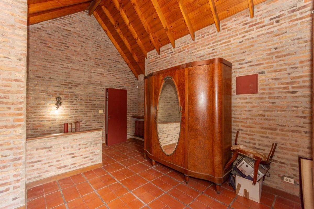 Venta Martínez Casa con Gran Ubicación 4 Dormitorios a 2 Cuadras del Río