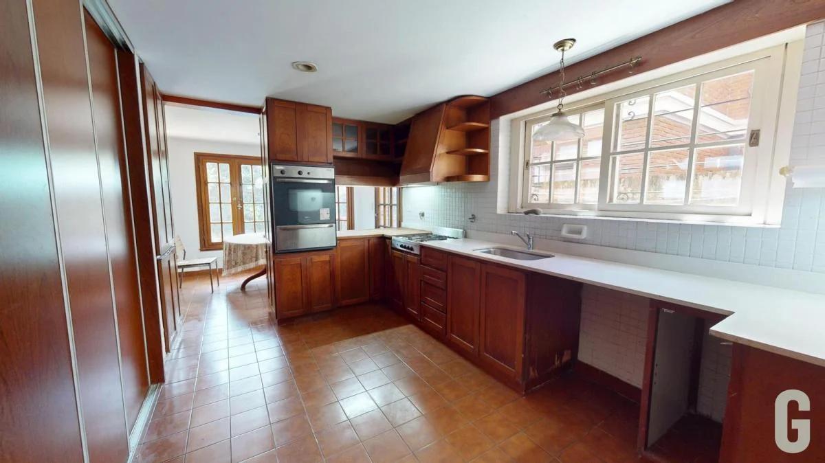 Venta Martínez Casa con Gran Ubicación 4 Dormitorios a 2 Cuadras del Río