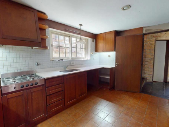 Venta Martínez Casa con Gran Ubicación 4 Dormitorios a 2 Cuadras del Río