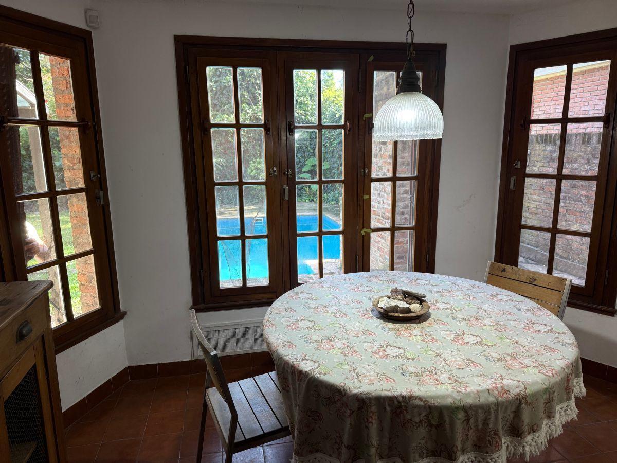 Venta Martínez Casa con Gran Ubicación 4 Dormitorios a 2 Cuadras del Río