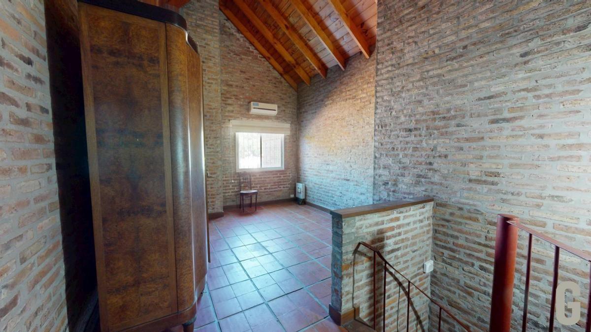 Venta Martínez Casa con Gran Ubicación 4 Dormitorios a 2 Cuadras del Río