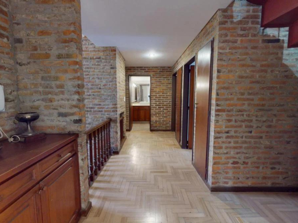 Venta Martínez Casa con Gran Ubicación 4 Dormitorios a 2 Cuadras del Río