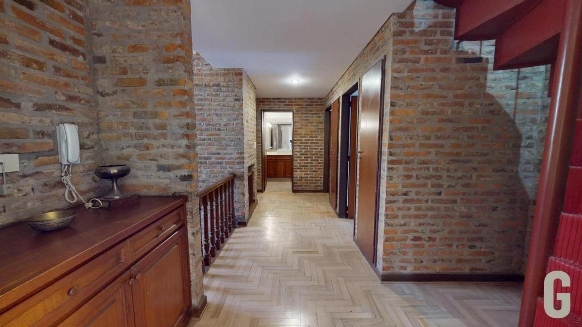 Venta Martínez Casa con Gran Ubicación 4 Dormitorios a 2 Cuadras del Río