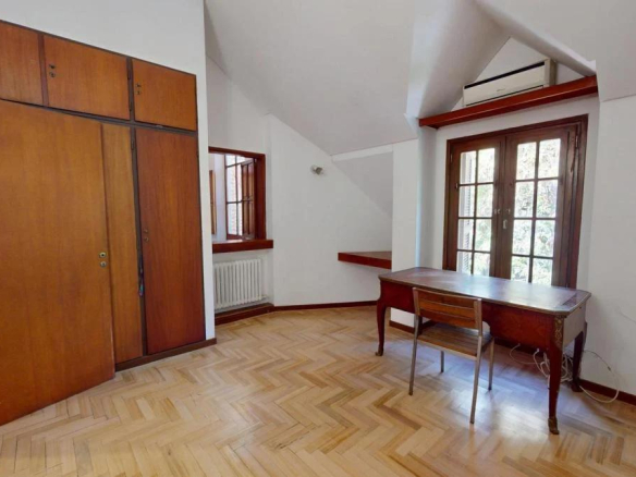 Venta Martínez Casa con Gran Ubicación 4 Dormitorios a 2 Cuadras del Río
