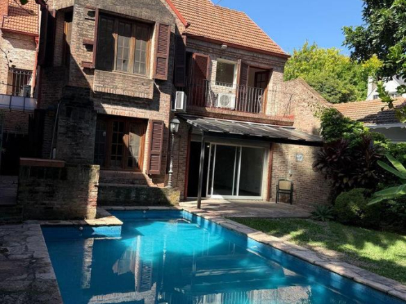 Venta Martínez Casa con Gran Ubicación 4 Dormitorios a 2 Cuadras del Río