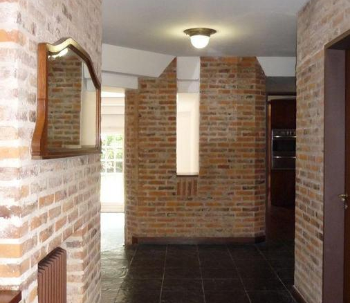 Venta Martínez Casa con Gran Ubicación 4 Dormitorios a 2 Cuadras del Río