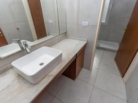 Venta Martínez Casa con Gran Ubicación 4 Dormitorios a 2 Cuadras del Río