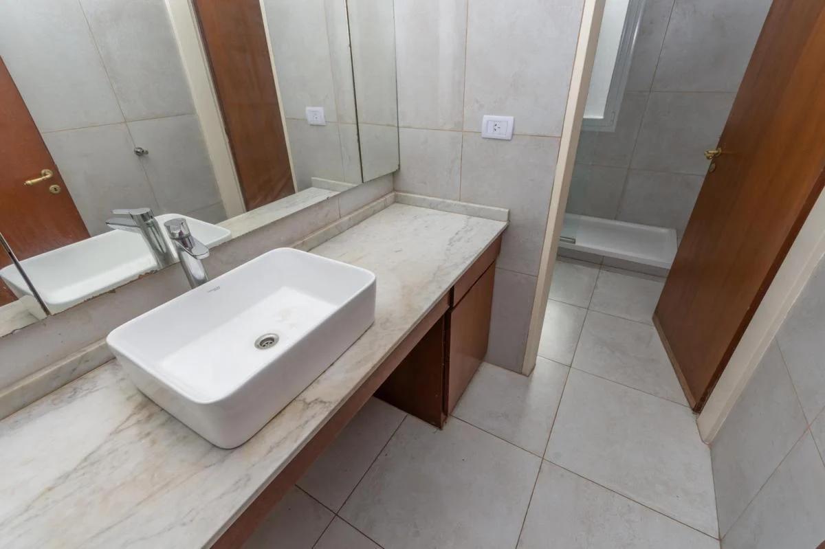 Venta Martínez Casa con Gran Ubicación 4 Dormitorios a 2 Cuadras del Río