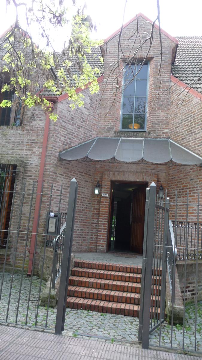 Venta Martínez Casa con Gran Ubicación 4 Dormitorios a 2 Cuadras del Río