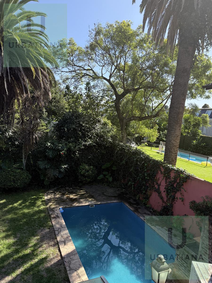 Venta Martínez Casa con Gran Ubicación 4 Dormitorios a 2 Cuadras del Río