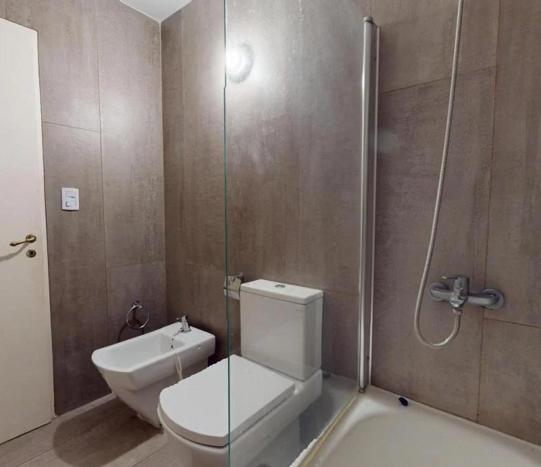 Venta Martínez Casa con Gran Ubicación 4 Dormitorios a 2 Cuadras del Río