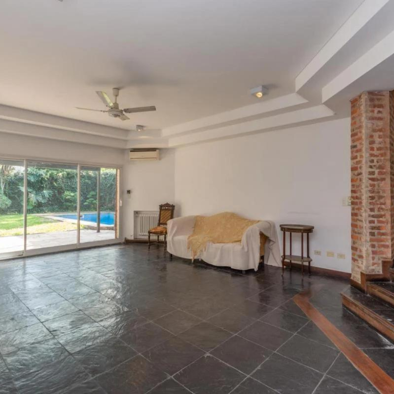 Venta Martínez Casa con Gran Ubicación 4 Dormitorios a 2 Cuadras del Río