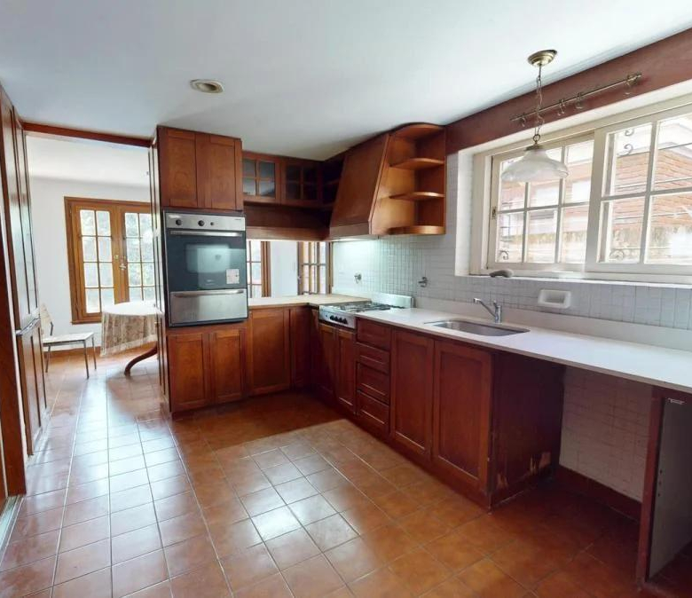 Venta Martínez Casa con Gran Ubicación 4 Dormitorios a 2 Cuadras del Río
