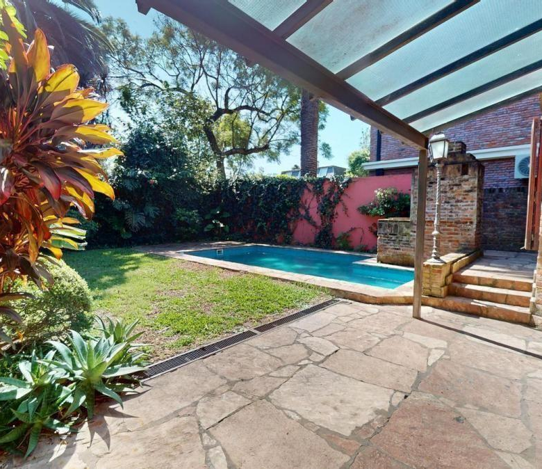 Venta Martínez Casa con Gran Ubicación 4 Dormitorios a 2 Cuadras del Río