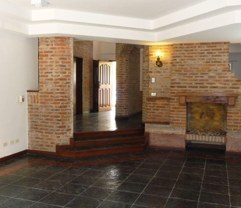 Venta Martínez Casa con Gran Ubicación 4 Dormitorios a 2 Cuadras del Río