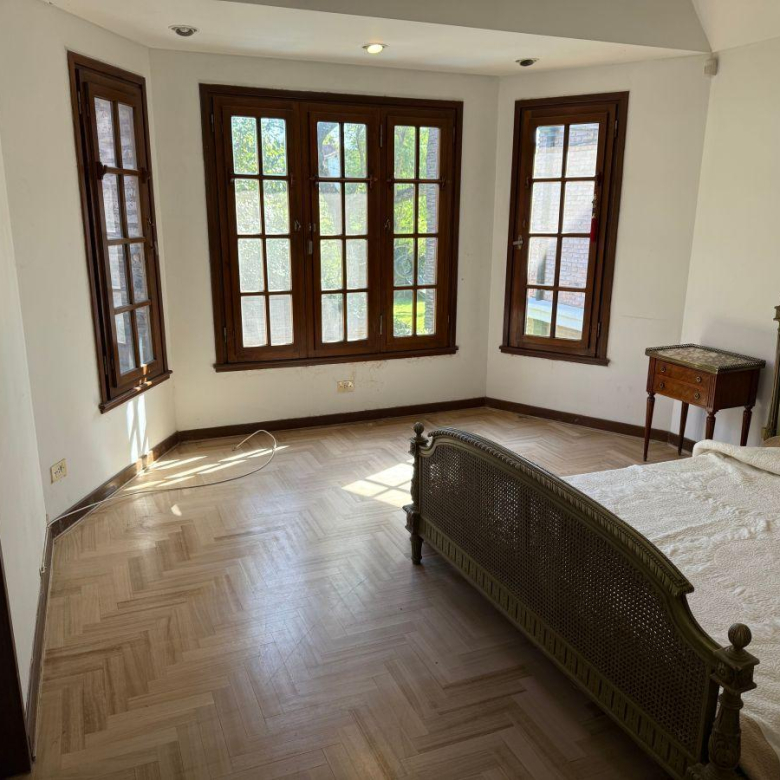 Venta Martínez Casa con Gran Ubicación 4 Dormitorios a 2 Cuadras del Río