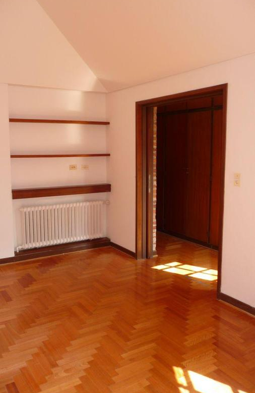 Venta Martínez Casa con Gran Ubicación 4 Dormitorios a 2 Cuadras del Río