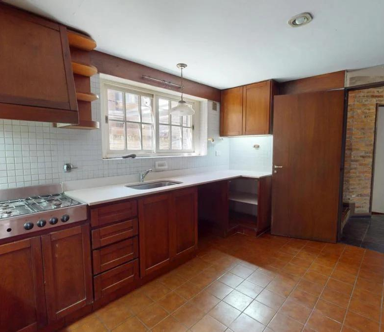 Venta Martínez Casa con Gran Ubicación 4 Dormitorios a 2 Cuadras del Río
