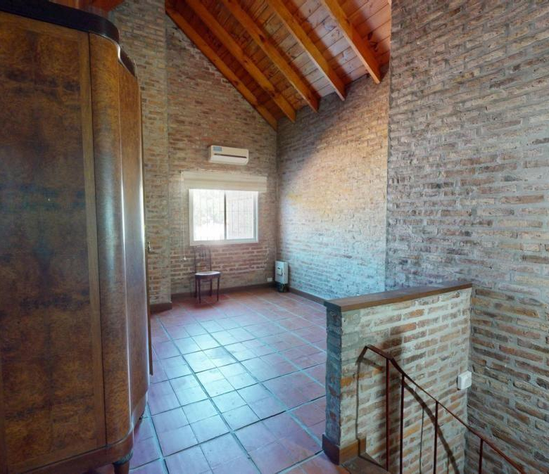 Venta Martínez Casa con Gran Ubicación 4 Dormitorios a 2 Cuadras del Río
