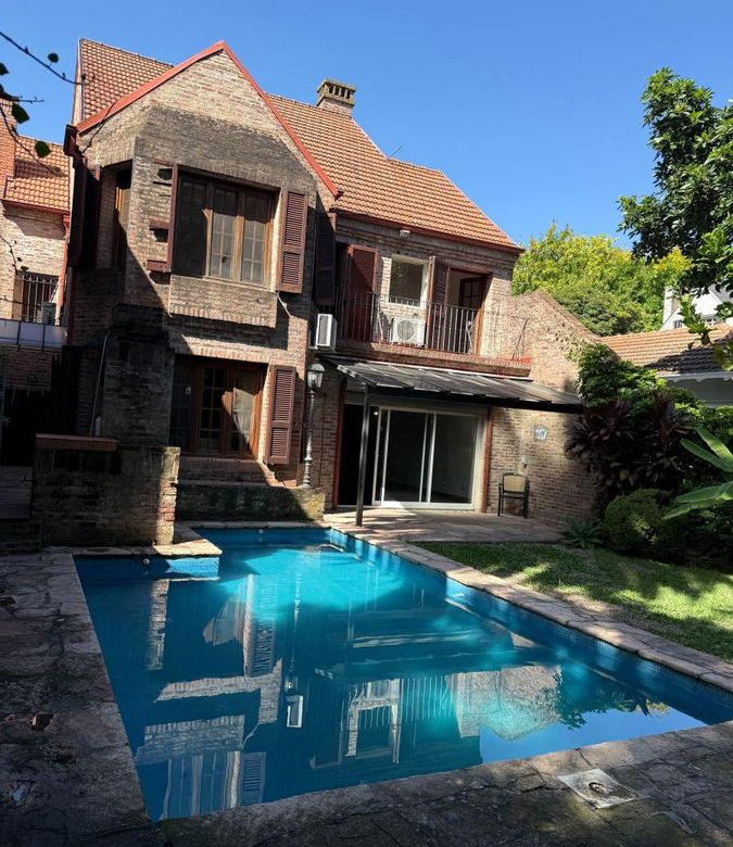 Venta Martínez Casa con Gran Ubicación 4 Dormitorios a 2 Cuadras del Río