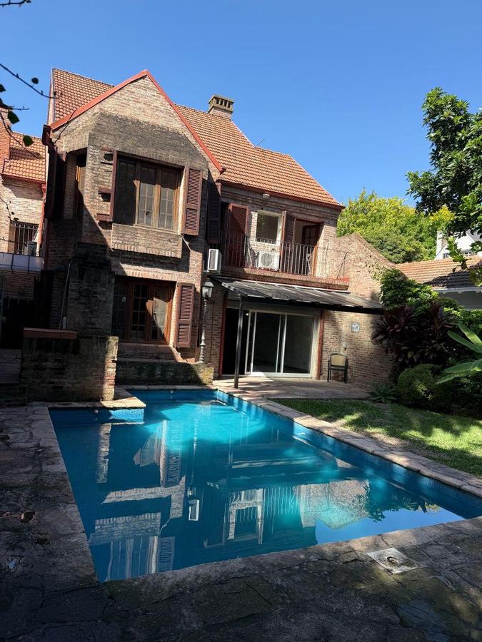 Venta Martínez Casa con Gran Ubicación 4 Dormitorios a 2 Cuadras del Río