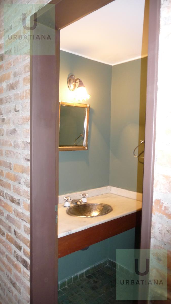 Venta Martínez Casa con Gran Ubicación 4 Dormitorios a 2 Cuadras del Río