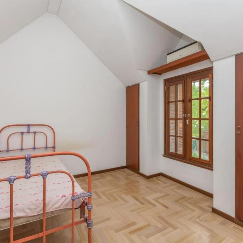 Venta Martínez Casa con Gran Ubicación 4 Dormitorios a 2 Cuadras del Río