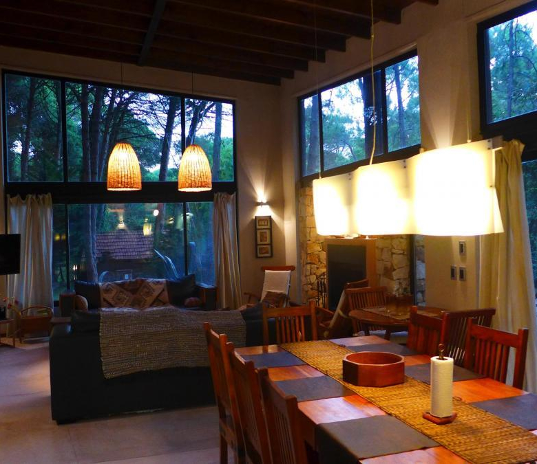 Alquiler Cariló Casa 5 dormitorios Moderna en el Bosque