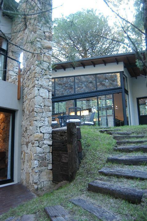 Alquiler Cariló Casa 5 dormitorios Moderna en el Bosque