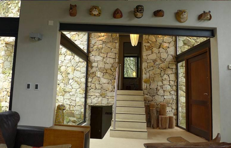 Alquiler Cariló Casa 5 dormitorios Moderna en el Bosque