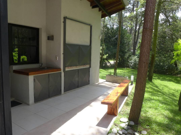 Alquiler Cariló Casa 5 dormitorios Moderna en el Bosque