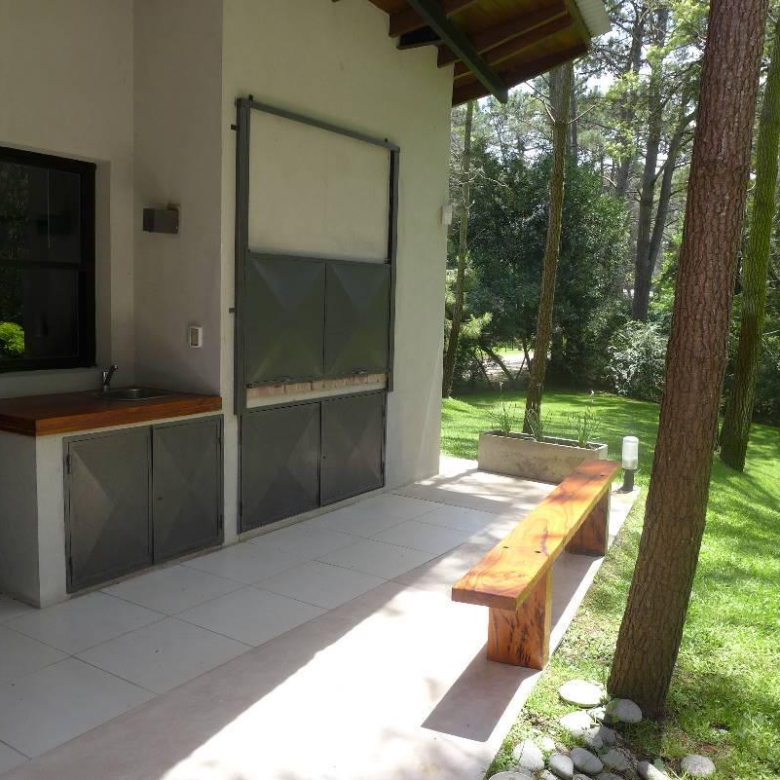 Alquiler Cariló Casa 5 dormitorios Moderna en el Bosque