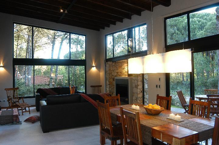 Alquiler Cariló Casa 5 dormitorios Moderna en el Bosque