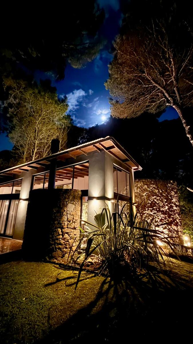 Alquiler Cariló Casa 5 dormitorios Moderna en el Bosque