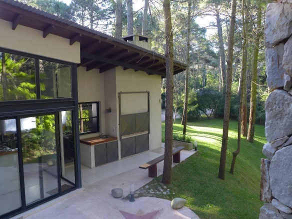 Alquiler Cariló Casa 5 dormitorios Moderna en el Bosque