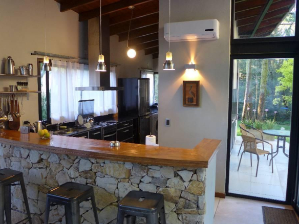 Alquiler Cariló Casa 5 dormitorios Moderna en el Bosque