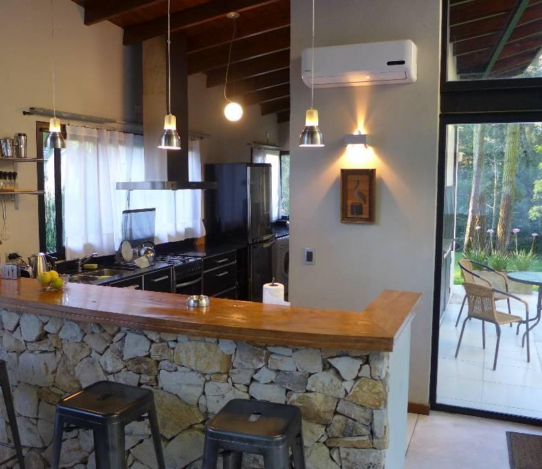 Alquiler Cariló Casa 5 dormitorios Moderna en el Bosque