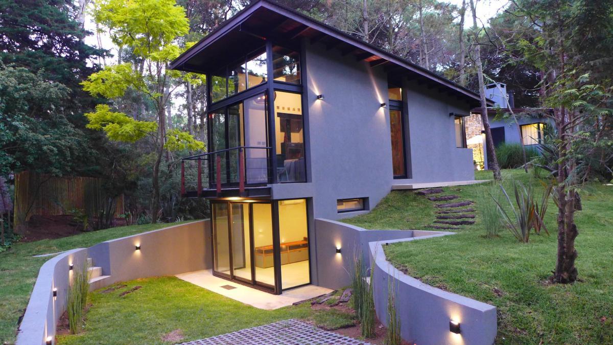 Alquiler Cariló Casa 5 dormitorios Moderna en el Bosque