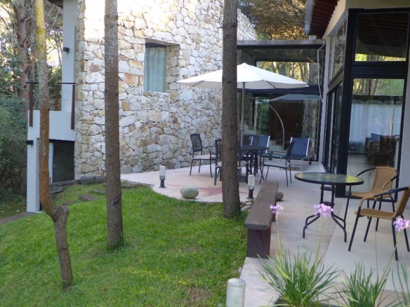 Alquiler Cariló Casa 5 dormitorios Moderna en el Bosque