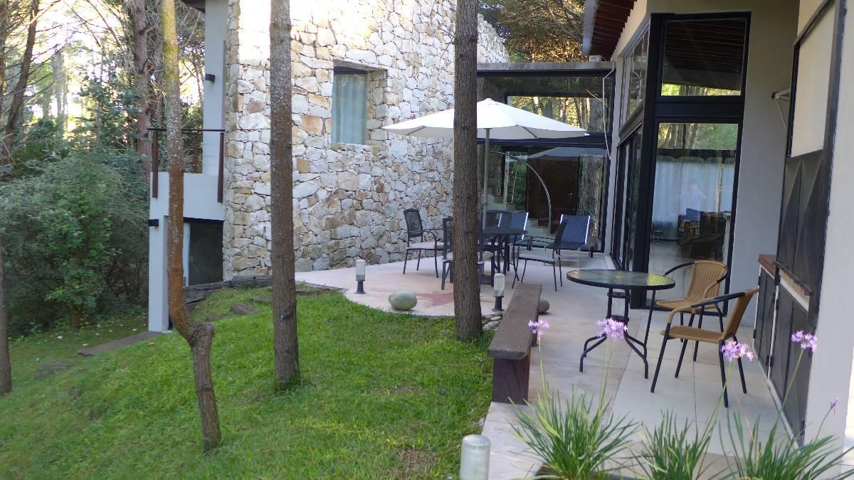 Alquiler Cariló Casa 5 dormitorios Moderna en el Bosque