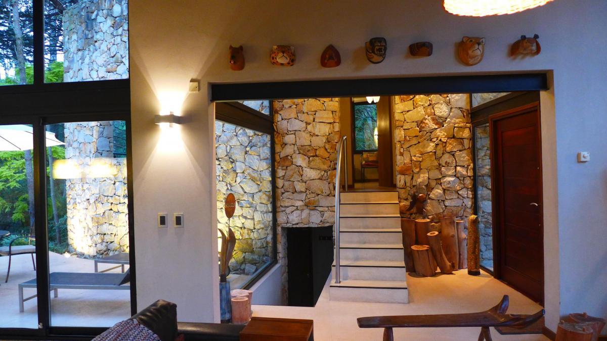 Alquiler Cariló Casa 5 dormitorios Moderna en el Bosque