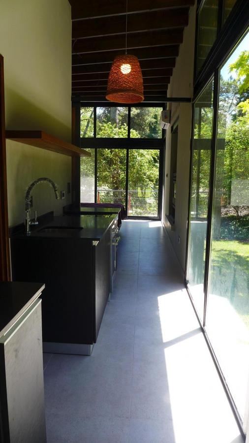 Alquiler Cariló Casa 5 dormitorios Moderna en el Bosque