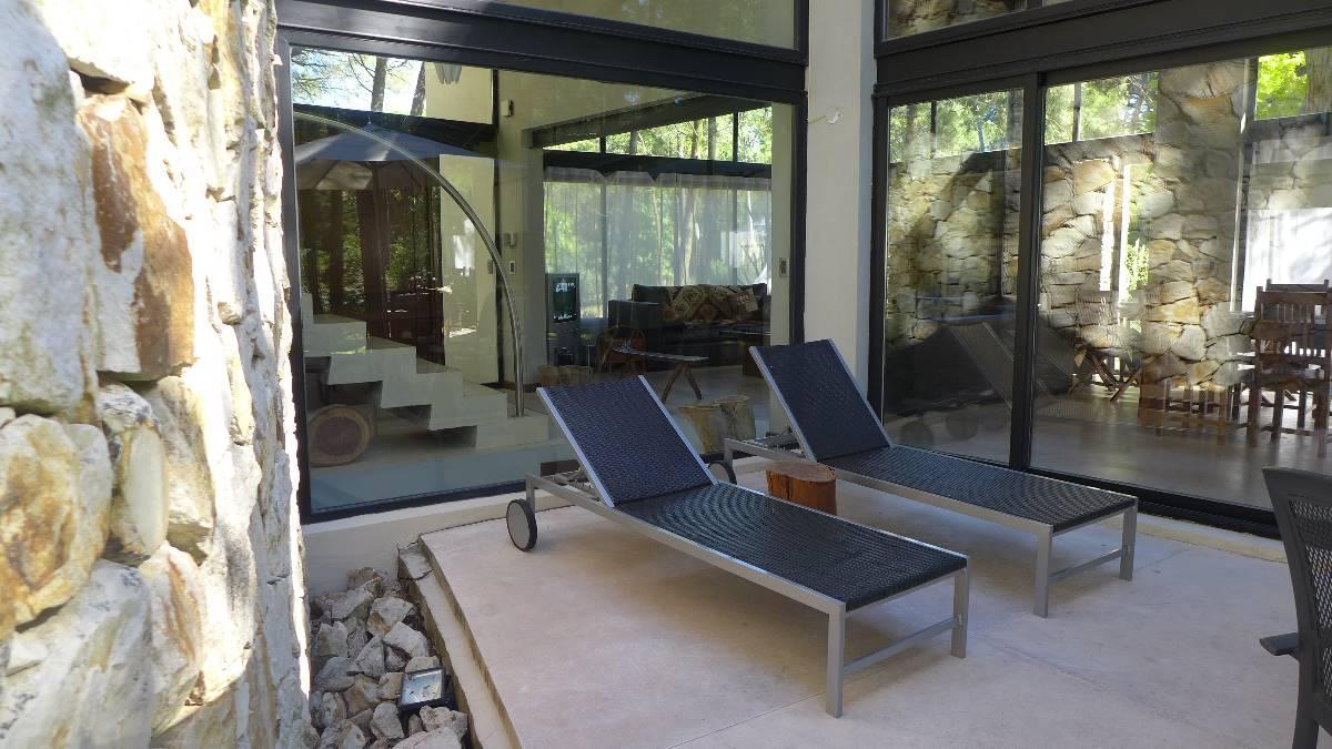 Alquiler Cariló Casa 5 dormitorios Moderna en el Bosque