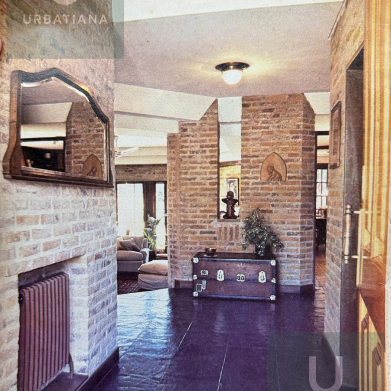 Venta Martínez Casa con Gran Ubicación 4 Dormitorios a 2 Cuadras del Río