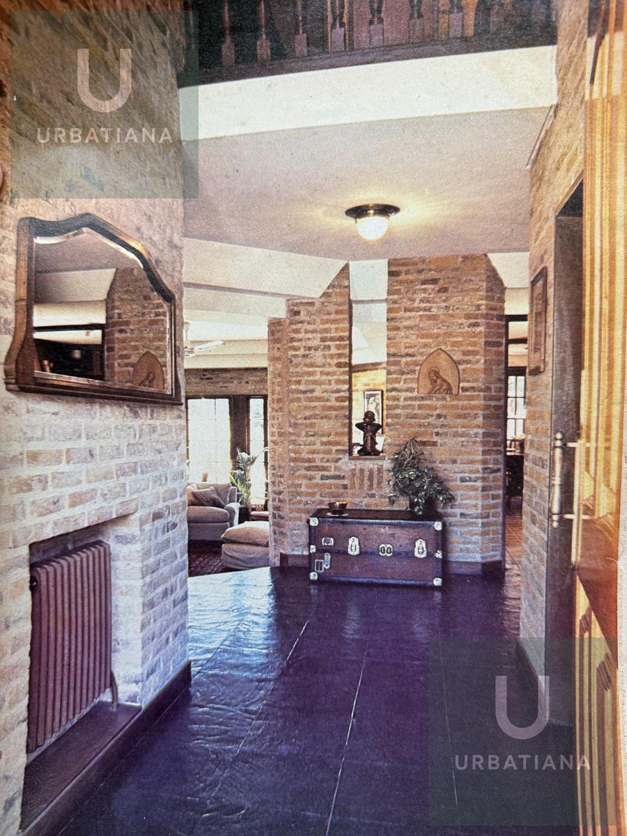 Venta Martínez Casa con Gran Ubicación 4 Dormitorios a 2 Cuadras del Río