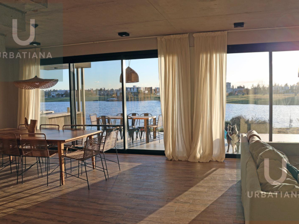 Casa en Venta con Muelle Propio sobre el Río – El Naudir, Escobar