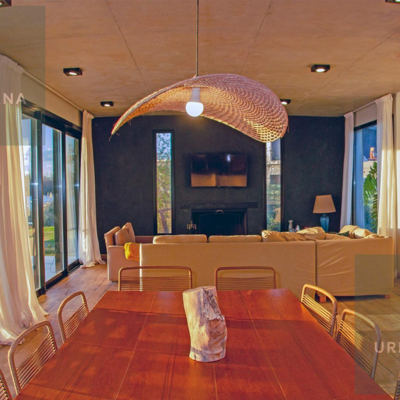 Casa en Venta con Muelle Propio sobre el Río – El Naudir, Escobar