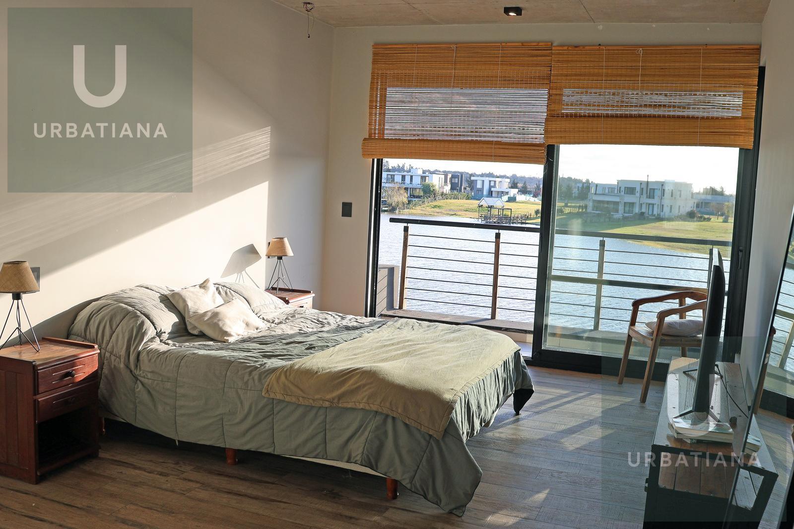 Casa en Venta con Muelle Propio sobre el Río – El Naudir, Escobar